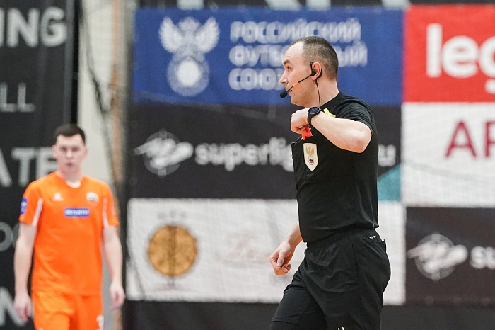 Тюменский рефери судит матчи в Санкт-Петербурге