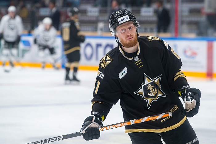 Нападающий хоккейного клуба «Адмирал» Александр Горшков: «Уезжать из Тюмени с каждым разом всё сложнее»