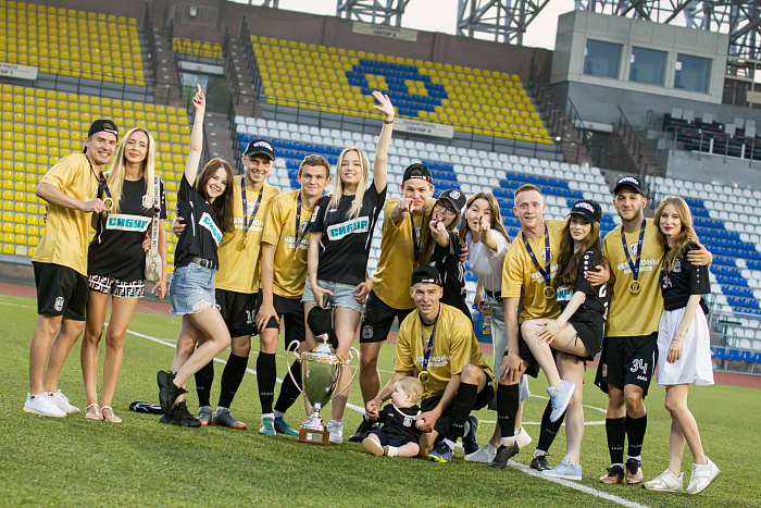 Жёны игроков футбольного клуба «Тюмень»: их взгляд на чемпионство