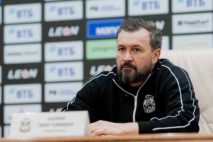 Главный тренер футбольного клуба "Тюмень" Тимур Касимов: "Я уже говорил, что хотел, чтобы мы были все вместе"