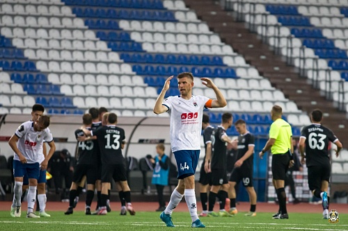 Защитник футбольного клуба "Ленинградец" Никита Калугин: "До слёз обидно. Думаю, мы были ближе к победе"