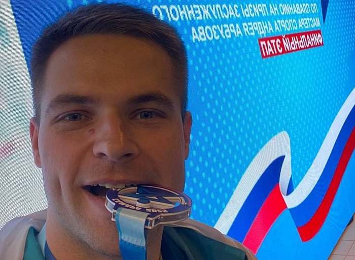 Артур Милованов – в десятке сильнейших пловцов-ветеранов России!