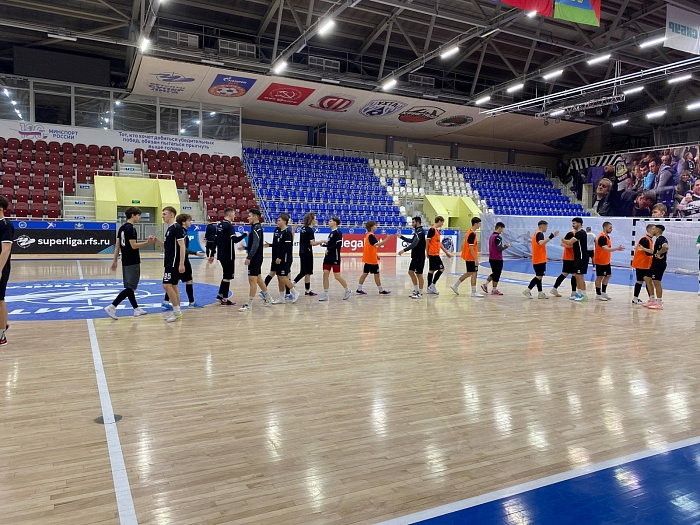 Футзалисты «Тюмени» в результативном матче обыграли дублёров