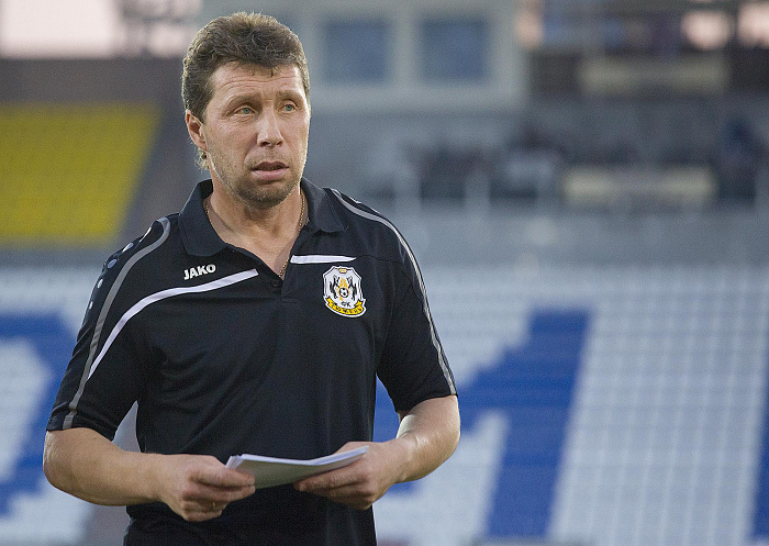 Рекордсмен ФК «Тюмень» по количеству сыгранных матчей Евгений Маслов: «Трибуны стадиона «Геолог» в те времена заполнялись под завязку...»