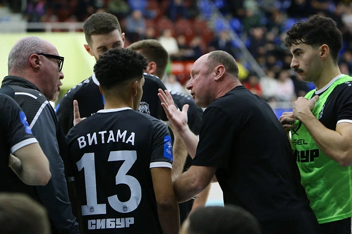 Главный тренер футзального клуба "Тюмень" Денис Абышев: "Команда не сломалась и гнула свою линию"