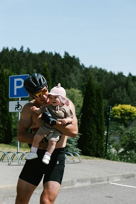 К спорту нужно приучать с детства