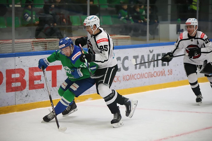 Хоккейный клуб «Рубин» провел четвёртый матч за неделю и проиграл