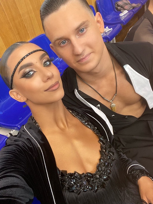 Блютузик, или магическая связь в танцевальном дуэте Кирилла и Влады