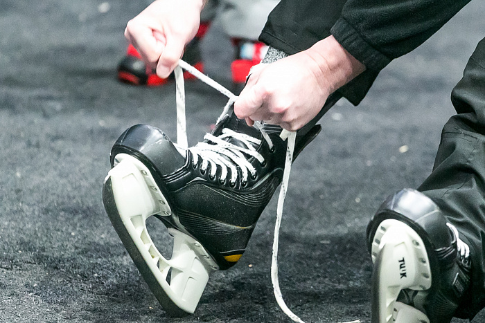 А не сходить ли на каток? Тестируем ледовую площадку у «Конторы пароходства»