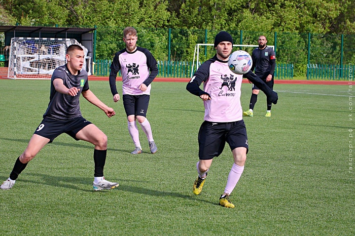 Футболисты «Сибинтела» огорчили «инопланетян»