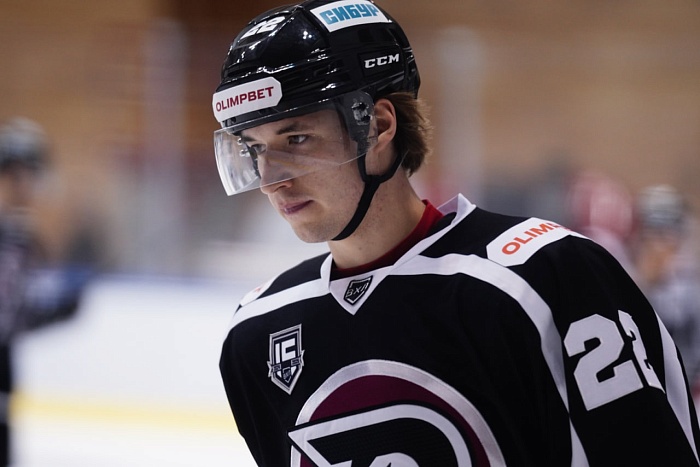 Филат Зотов покинул хоккейный клуб "Рубин"