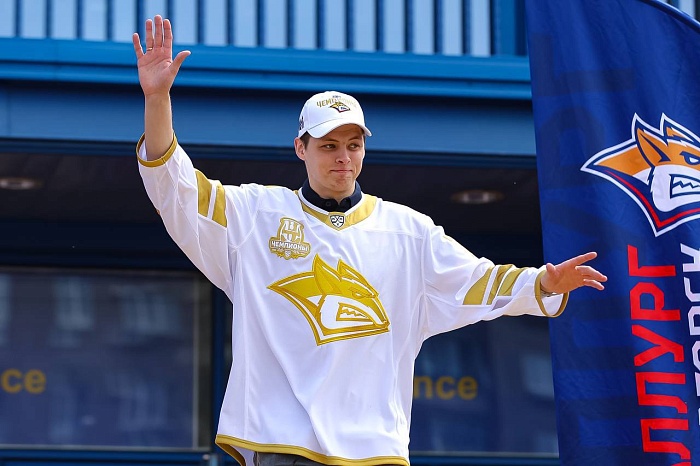 Защитник магнитогорского хоккейного клуба «Металлург» Артём Минулин: «Ночами засыпал и представлял, как подниму Кубок Гагарина»