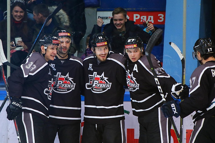 Больше трёх в одни руки не выдавать: чем обернётся для хоккейного клуба «Рубин» протекционизм