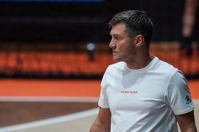 Главный тренер МФК «Кристалл» Климентий Сидоров: «Мне не нравится современное слово «эмпатия», но я представляю — проиграть четыре официальные игры подряд»