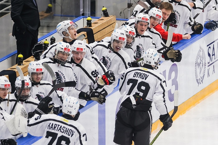 Хоккейная команда «Тюменский Легион» выиграла первый матч в чемпионате МХЛ