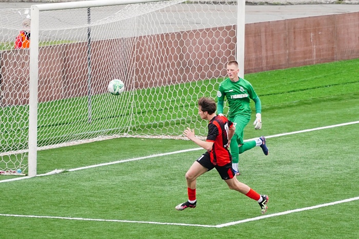 Тюменские футболисты потерпели поражение в гостях