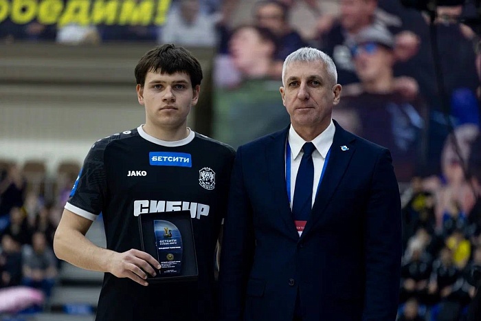 Владимир Рыночнов получил награду лучшего молодого игрока БЕТСИТИ Кубка лиги
