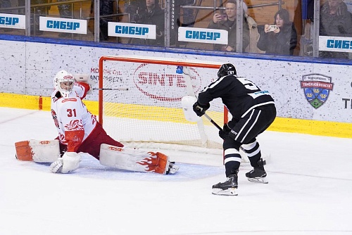 Хоккейный клуб «Рубин» уверенно обыграл ростовчан