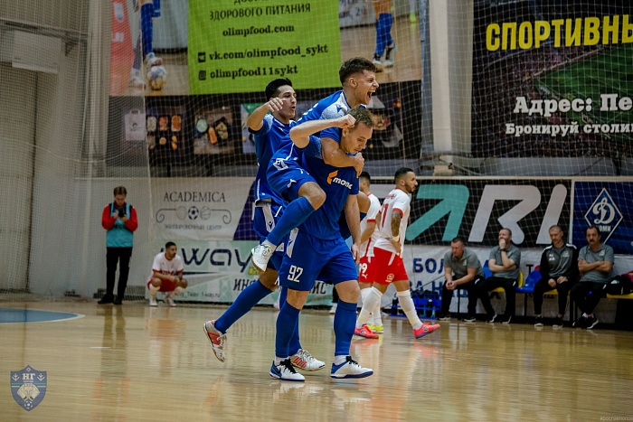 Комментатор «Матч ТВ» Кирилл Земсков и двукратный чемпион России по мини-футболу Евгений Мишарин разошлись миром в точности прогнозов на 1-й тур PARI-Суперлиги