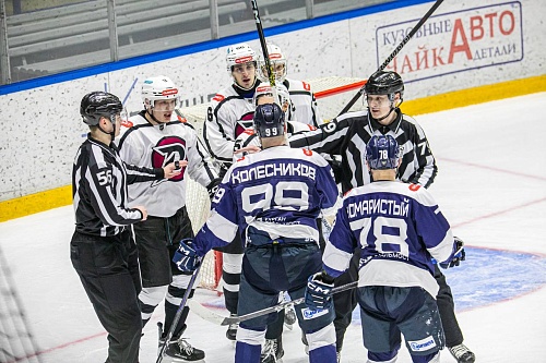 Хоккейный клуб «Рубин» обыграл в Кургане «Зауралье»