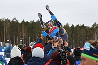 Бронзовый призёр Олимпийских игр по биатлону Евгений Гараничев: «Я не пью, поэтому закрыл рот, чтобы шампанское не попало»