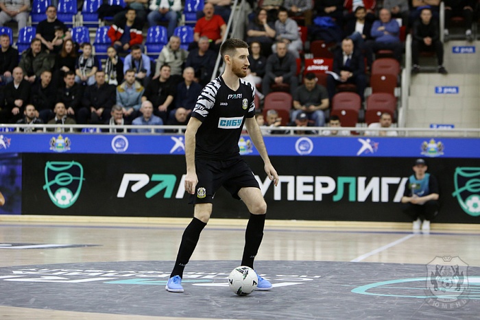 Игрок мини-футбольного клуба «Тюмень» Денис Неведров входит в число лучших бомбардиров
