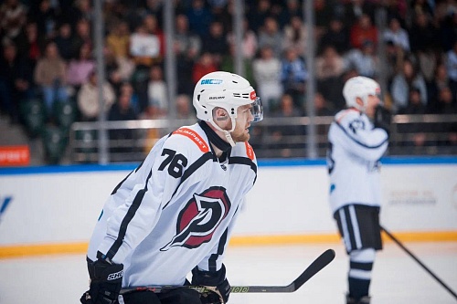 Хоккейный клуб «Рубин» проиграл по буллитам в Красноярске