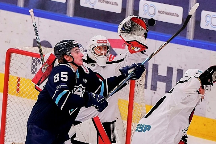 Хоккейный клуб «Рубин» пропустил одну шайбу и проиграл