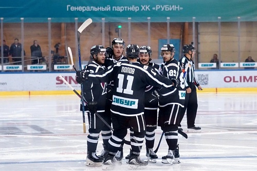 Хоккейный клуб «Рубин» обыграл действующего чемпиона ВХЛ