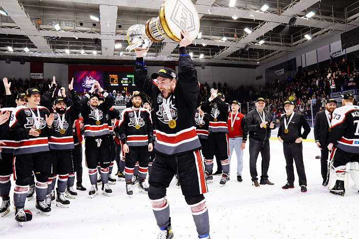 Денис Давыдов: «На жену и машину не жалуются - сами выбирали»