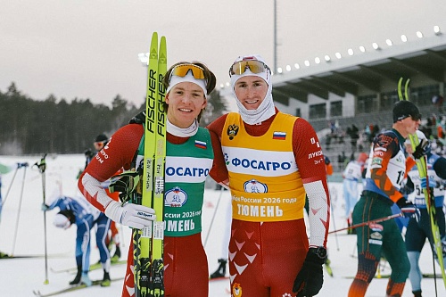 Сумасшедший финиш тюменского масс-старта: Савелий Коростелёв обошёл Александра Большунова на считанные сантиметры