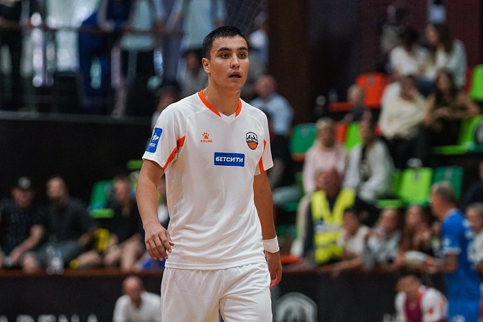 Игрок МФК «Кристалл» Азиз Муждаков: «Гол посвящаю маме»