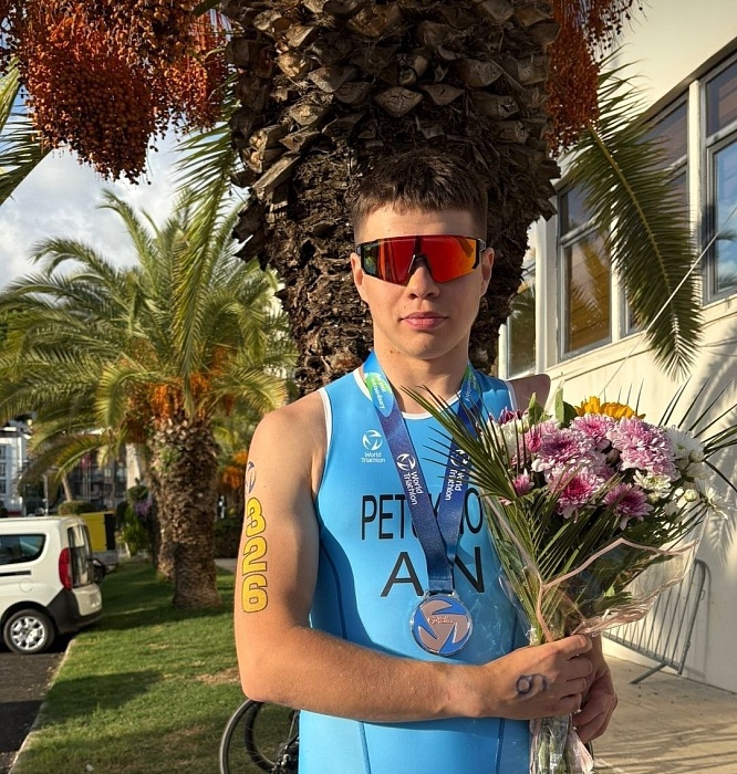 Тюменский спортсмен завоевал бронзовую медаль на Кубке мира по паратриатлону