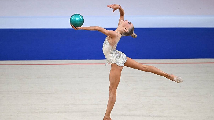 Тюменская  гимнастка Ева Кононова блистала в Пекине