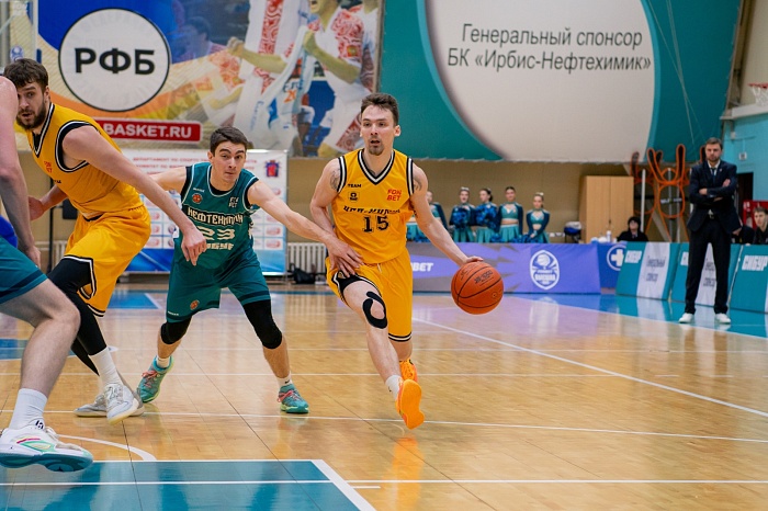 Баскетболисты тобольского «Нефтехимика» проведут две встречи в Подмосковье