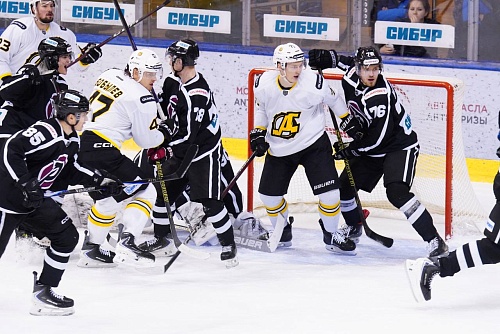Тюменский хоккейный "Рубин" выиграл домашний матч!