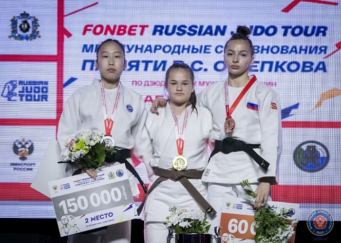 Серикбай Жанабеков и Алина Сергеева — призёры международного турнира в Хабаровске