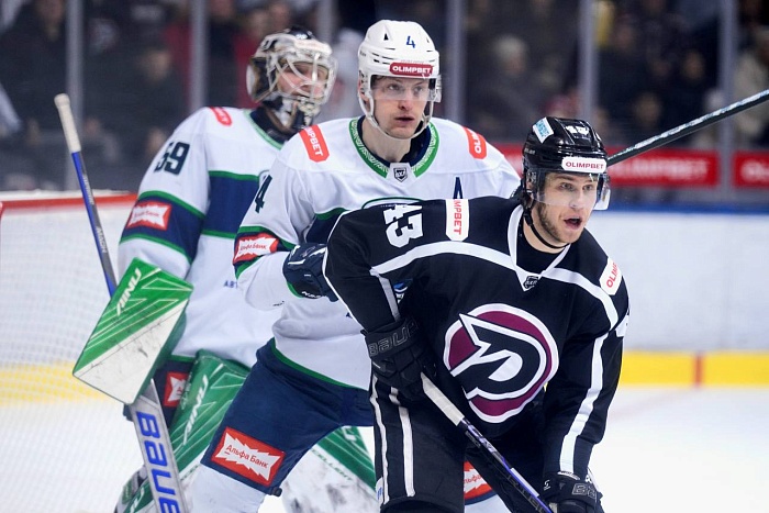 Хоккейный клуб «Рубин» проиграл югорчанам на домашнем льду