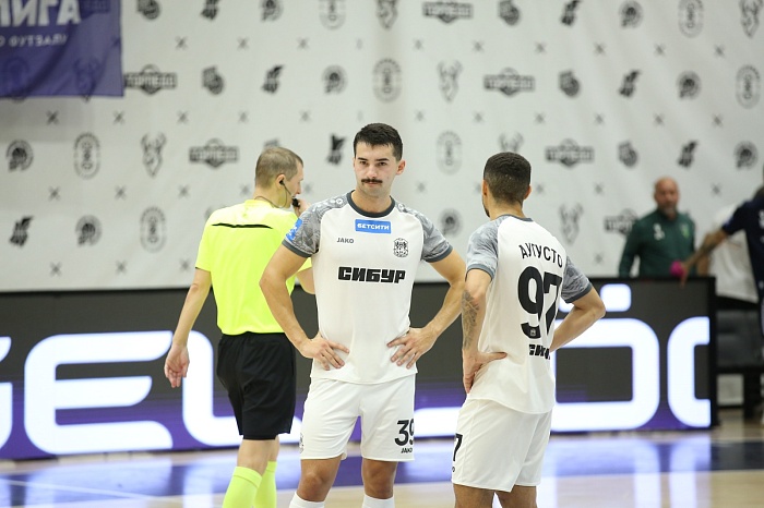 Голы Хесуса Гордильо и Гиорги Гавтадзе принесли победу в Иркутске