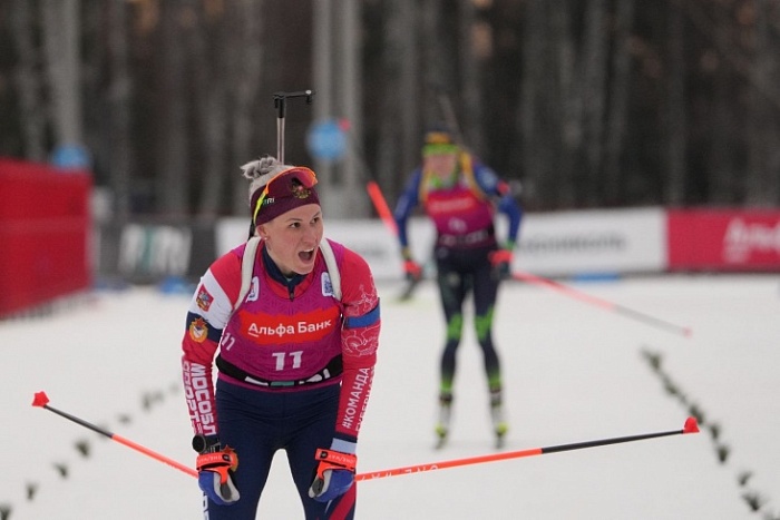 Резцова — вновь первая. Кристина стала лучшей в масс-старте в Чайковском, тюменка Виктория Сливко — вторая