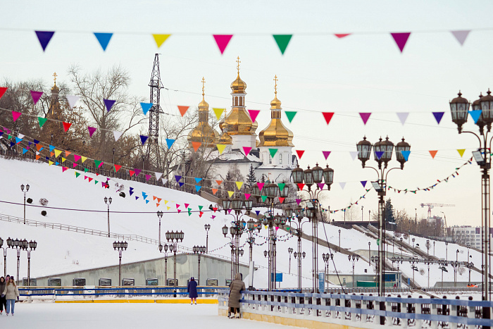 Сравниваем самые большие ледовые катки в Тюмени: у Моста влюблённых, у «Конторы пароходства», у рынка «Михайловский», в экопарке «Затюменский»