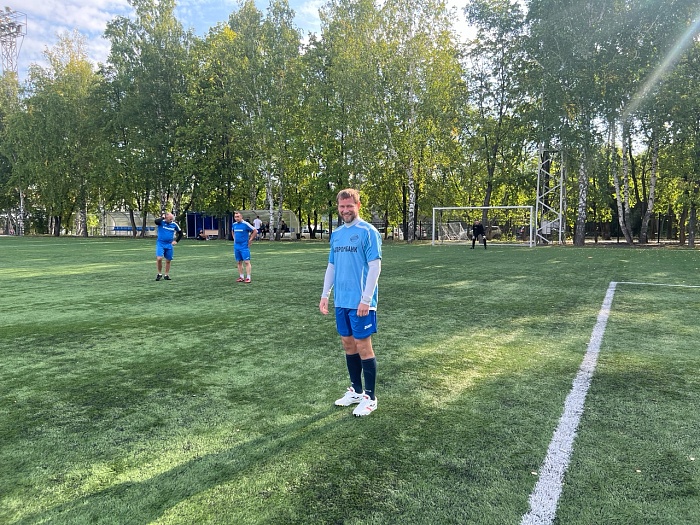 Гол Николая Переверзева не спас опытных банкиров от поражения