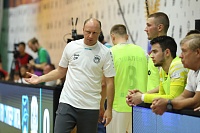 Главный тренер мини-футбольного клуба «Тюмень» Денис Абышев: «Шесть из восьми пропущенных мячей привезли сами себе»