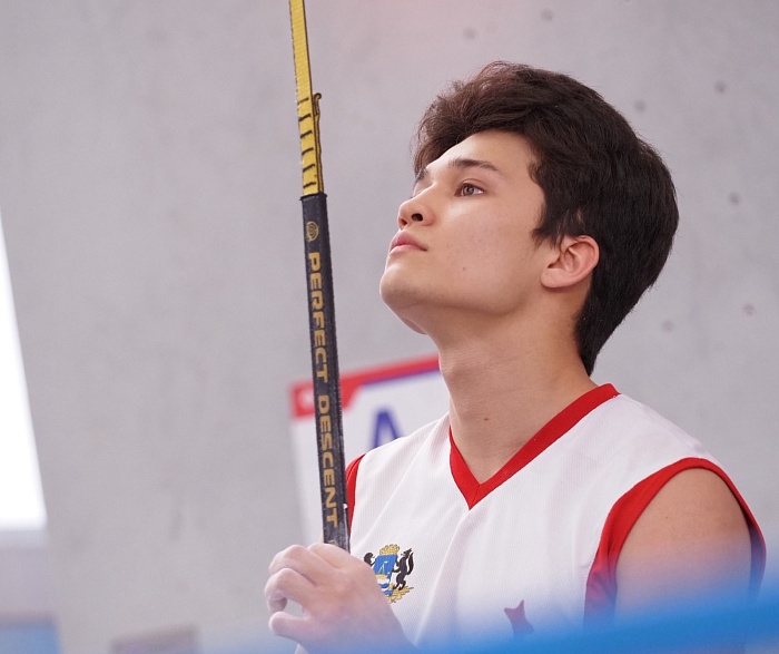 Тюменский скалолаз Иван Земляков выиграл первый старт сезона, Екатерина Баращук — вторая