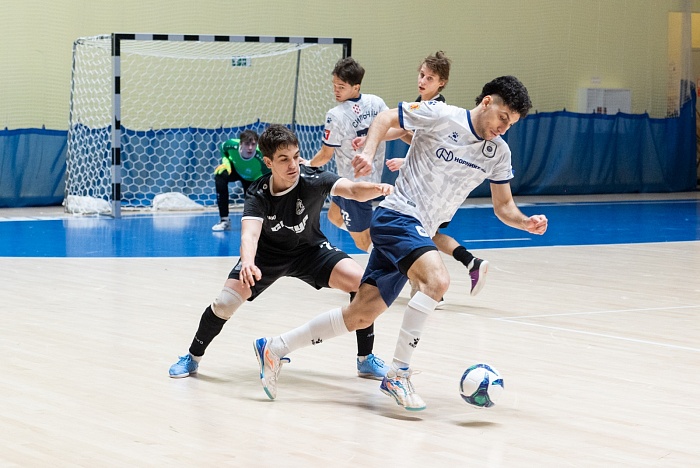 Высшая лига. "Восток". "Тюмень-дубль"- "Норильский никель-2". 7 тур