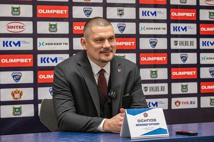 Наставник хоккейного «Рубина» Александр Осипов: «Нужно убирать из игры перепады»
