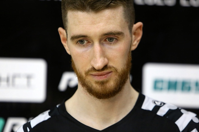 Игрок футзального клуба "Тюмень" Денис Неведров: "Дальше так продолжаться не может"