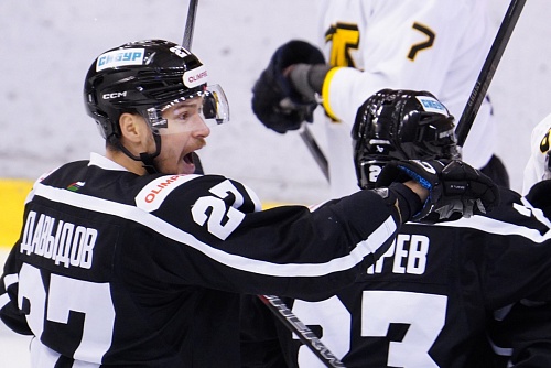 Нападающий хоккейного клуба «Рубин» Денис Давыдов: «Победили на жилах, это очень ценно»