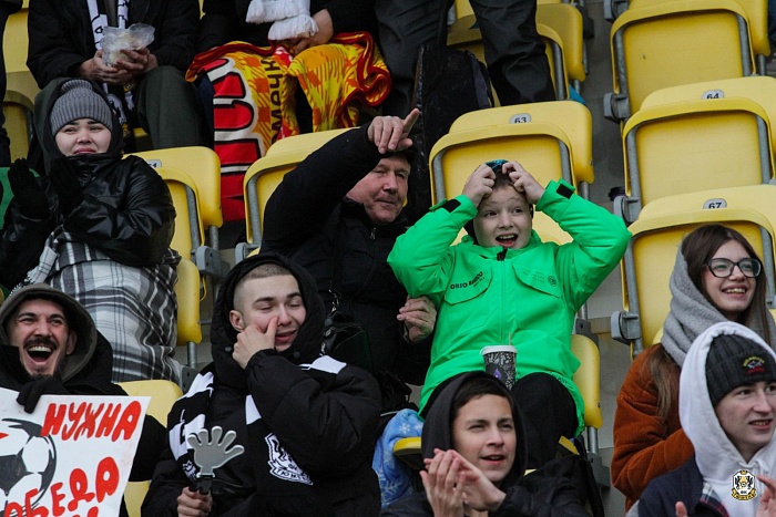 Исполняющий обязанности главного тренера «Тюмени» Тимур Касимов: «Негатив на меня не влияет. Я привык опираться на мнение профессионалов»