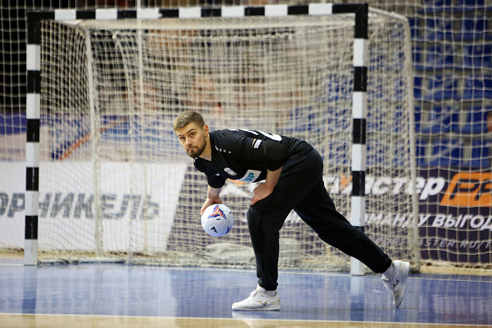 Пятикратный призёр чемпионата России по мини-футболу Сергей Логинов: «Я не вратарь в душе»